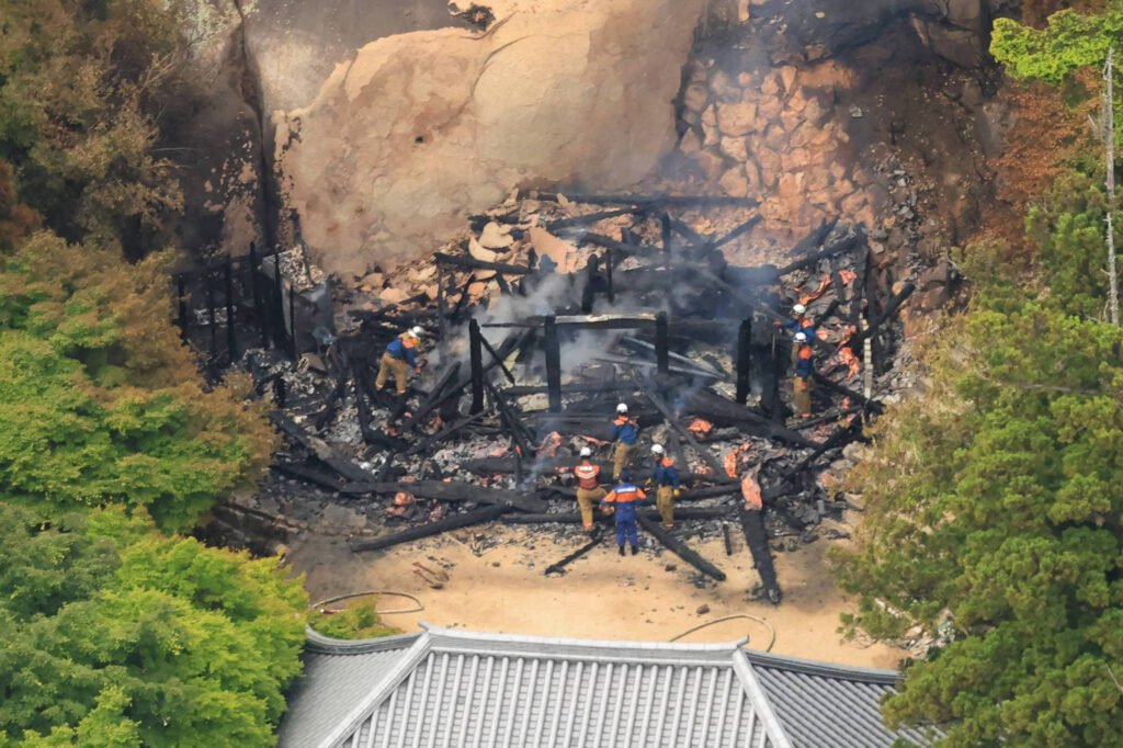 Incêndio no Japão destrói templo da 'chama eterna' - 21/05/2026
