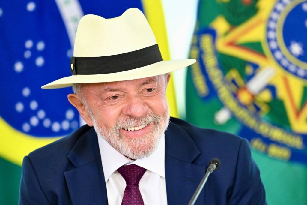 Lula levará 5 ministros e diretor da PF em visita
