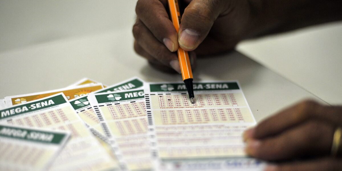 Mega-Sena acumula novamente e prêmio principal vai para R$ 65