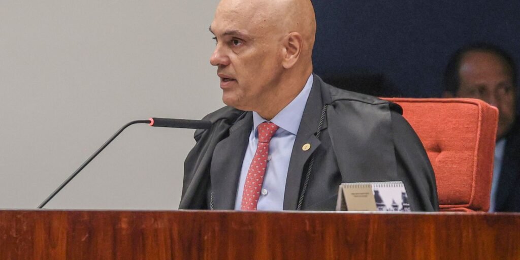 Moraes vai relatar ações que pedem suspensão da Lei da