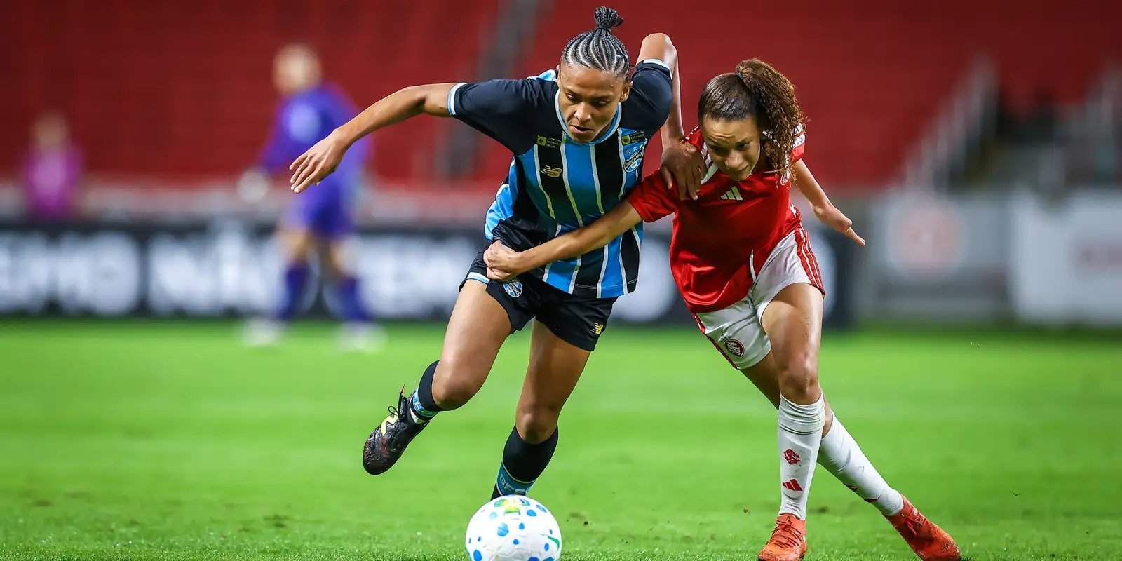Nos pênaltis, Inter elimina Grêmio e segue na Copa do