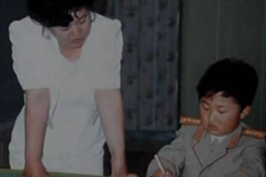 Por que Kim Jong-un nunca fala sobre sua mãe -
