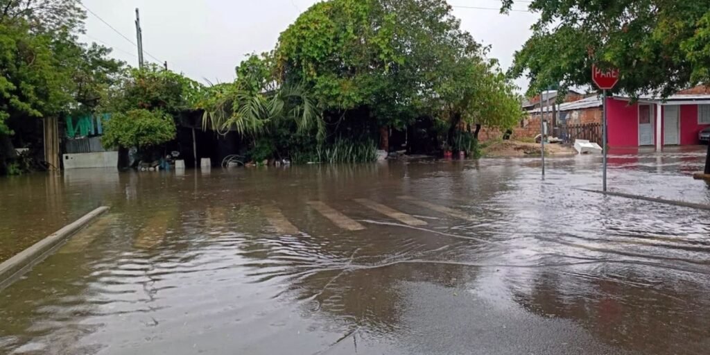 Temporal no RS deixa desalojados e provoca danos em 19