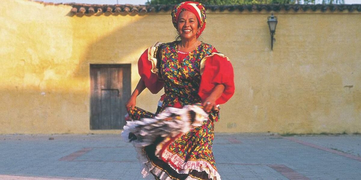 Totó La Momposina, ícone da cultura colombiana, morre aos 85