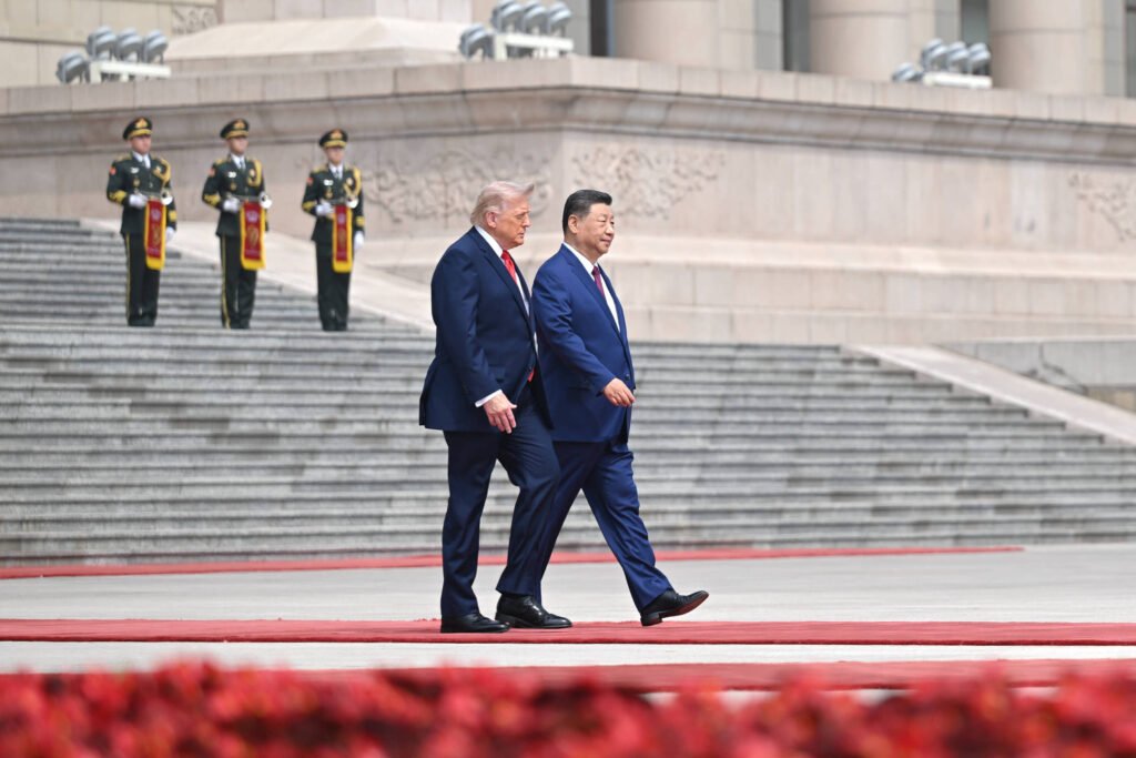 Trump diz que Xi ofereceu ajuda para reabrir Hormuz -