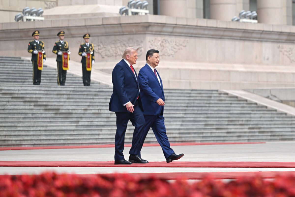 Trump diz que Xi ofereceu ajuda para reabrir Hormuz -