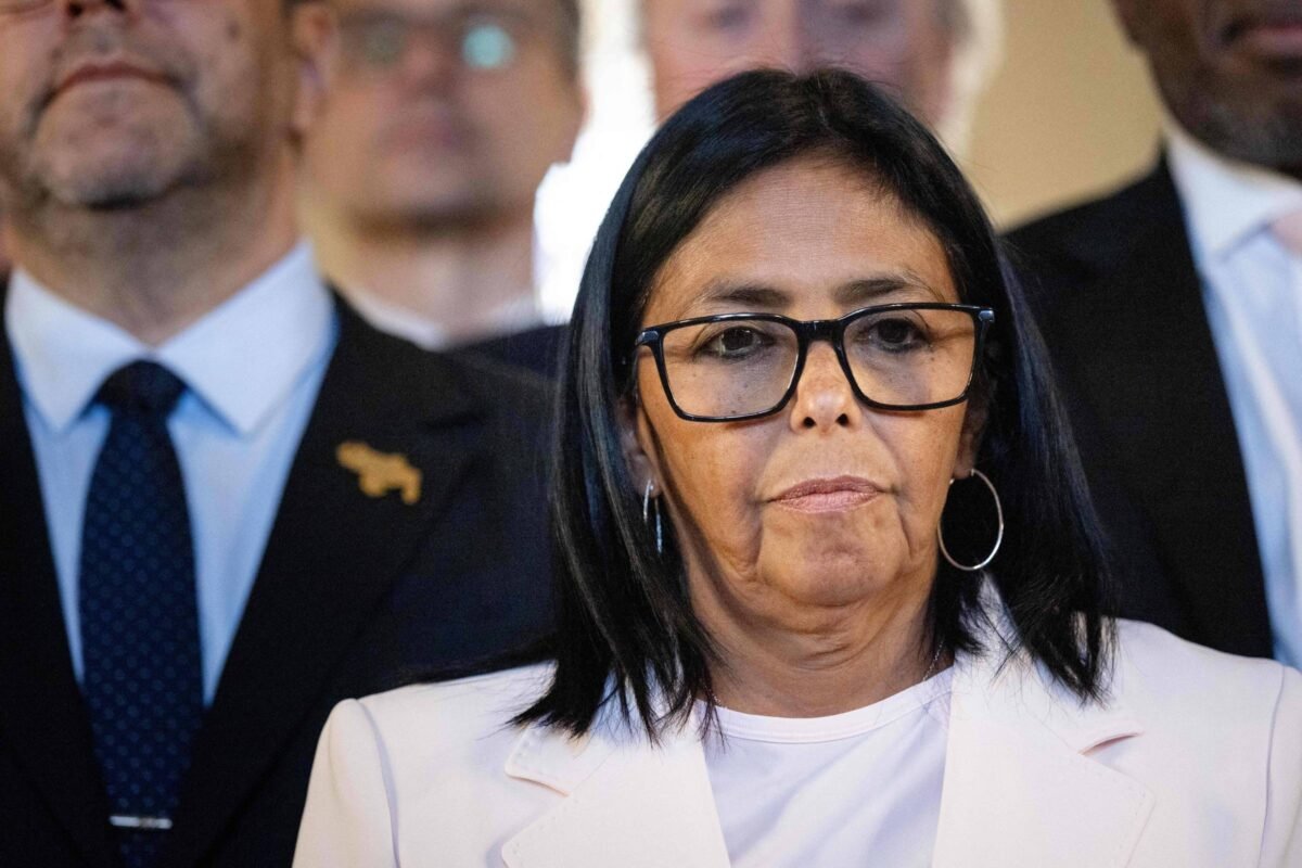 Venezuela: Delcy Rodríguez rejeita ser 51º estado dos EUA -
