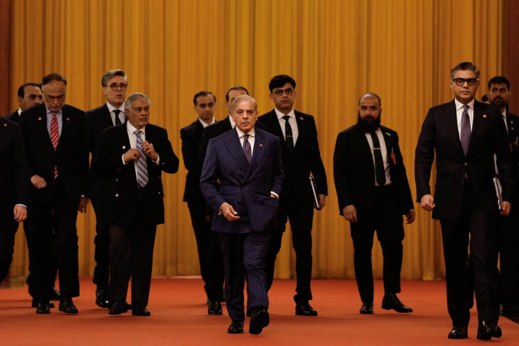 Xi recebe premiê do Paquistão, mediador da guerra no Irã