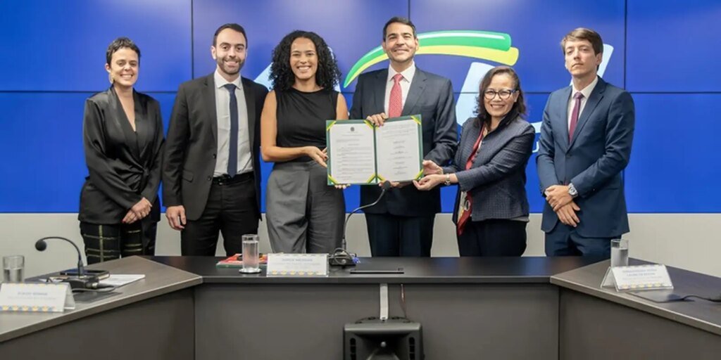 AGU garante posse de servidora exonerada do Itamaraty por banca