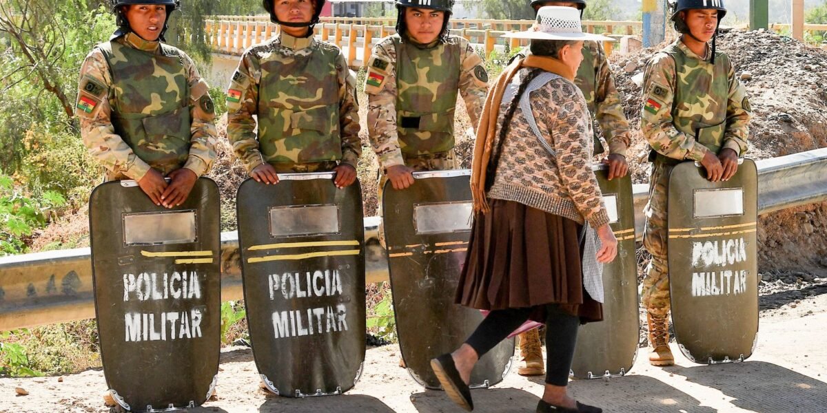 Bolívia: caem bloqueios após estado de exceção e acordo com
