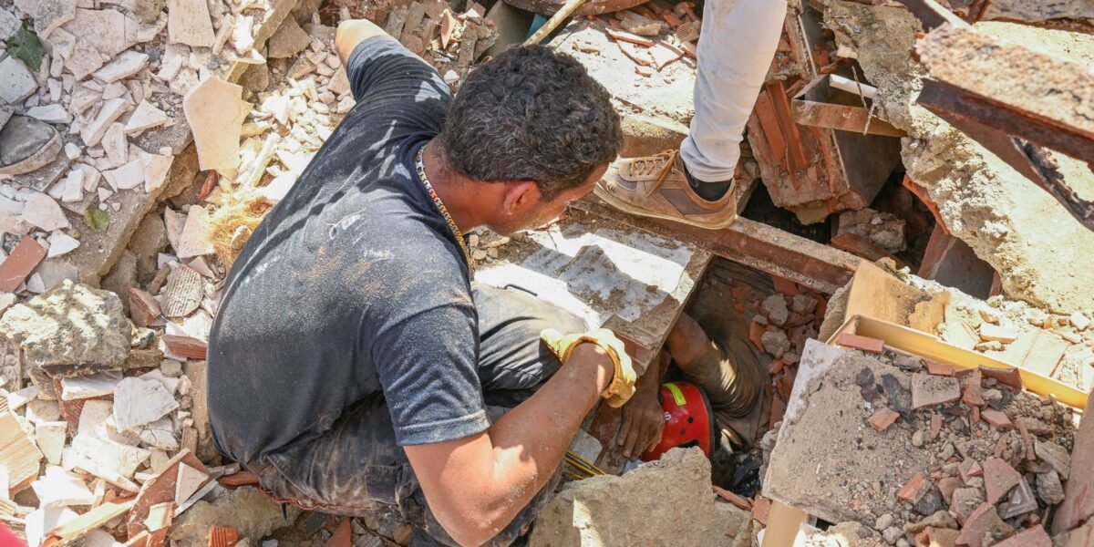 Brasil inicia operações de busca e resgate após terremoto na