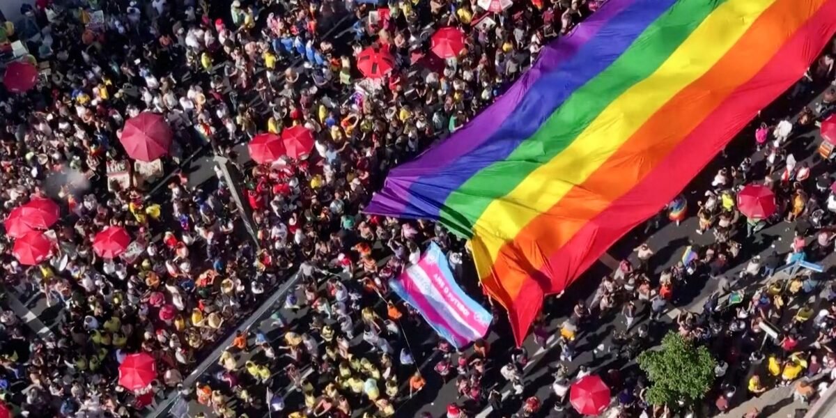 Caminhos da Reportagem aborda Pink money e o valor da