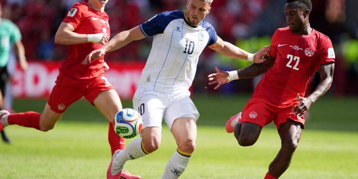 Canadá e Bósnia ficam no empate na estreia na Copa: