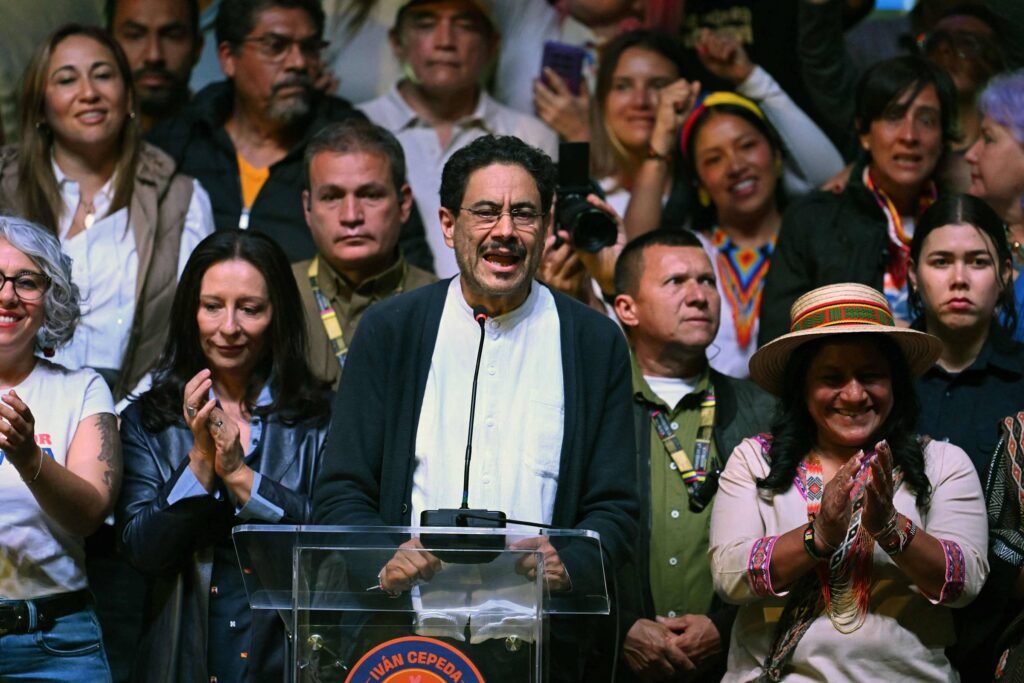 Colômbia: Cepeda não declara derrota em eleição - 21/06/2026 -