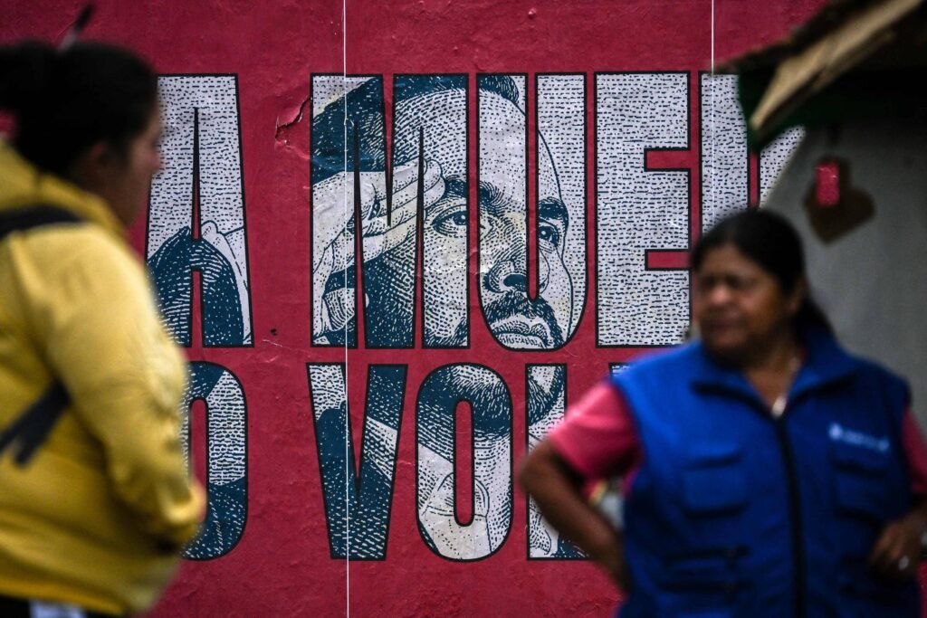 Colômbia escolhe entre aliado de Petro e ultradireitista - 20/06/2026