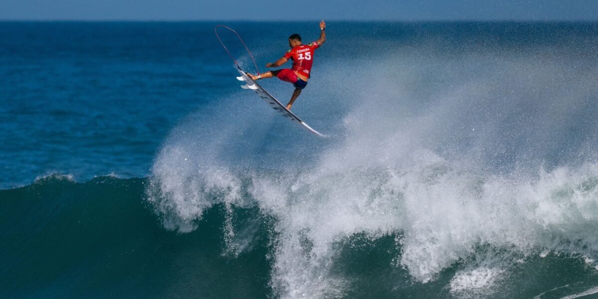 Com 4 surfistas, Brasil segue na briga pela etapa de