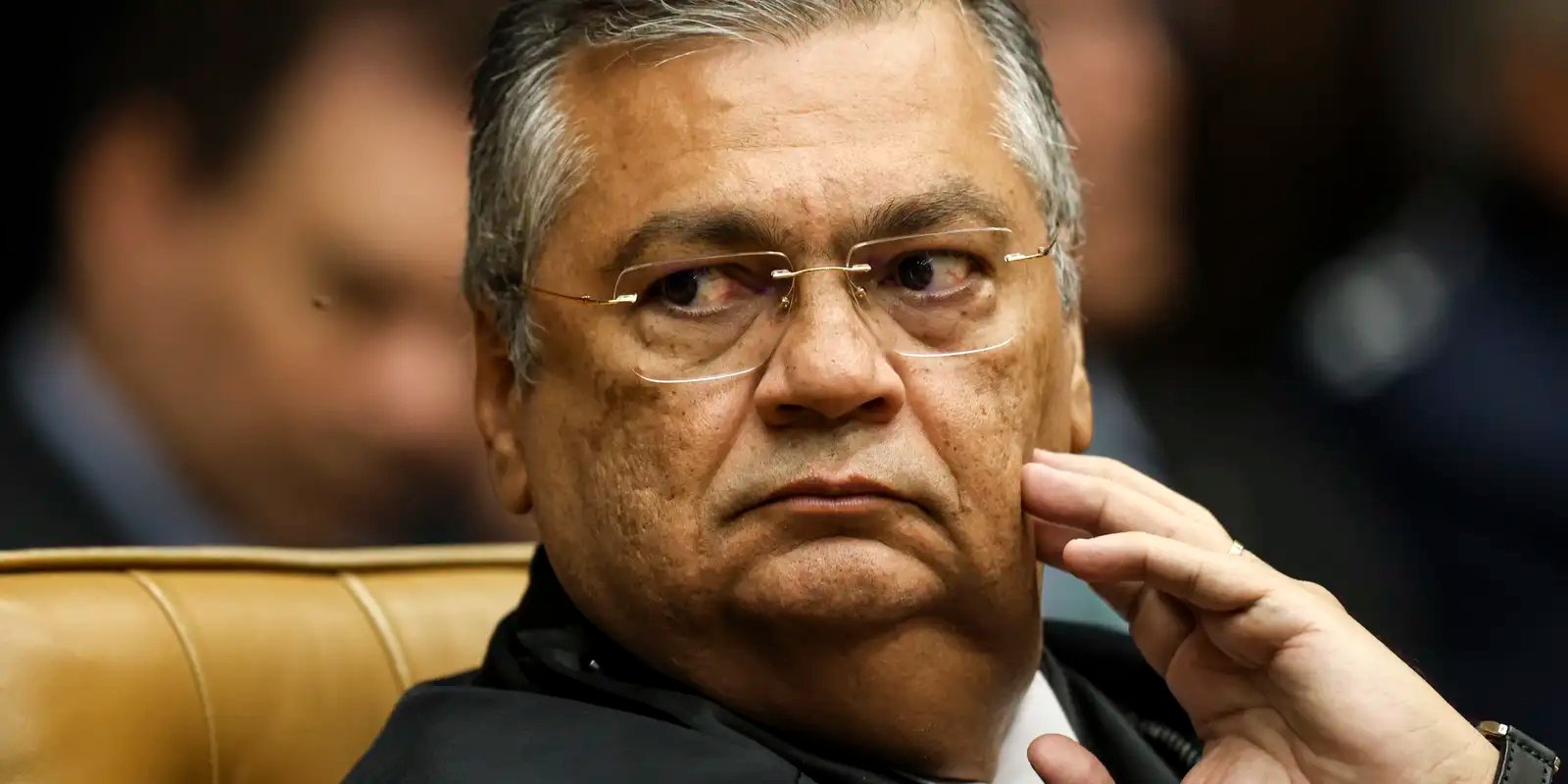Dino mantém remoção de vídeos de vereador que ofendeu adversário