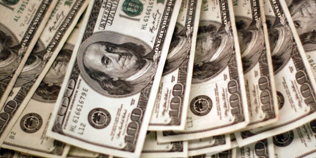Dólar sobe para R$ 5,18 e atinge maior valor desde