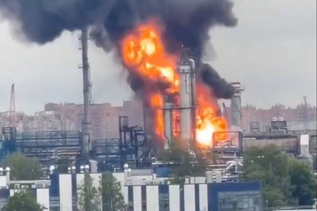Drone ucraniano atinge refinaria na região de Moscou - 16/06/2026