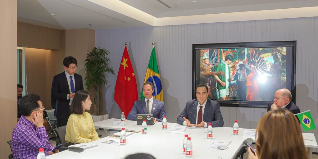 Guia em mandarim mostra oportunidades de investimentos no Brasil