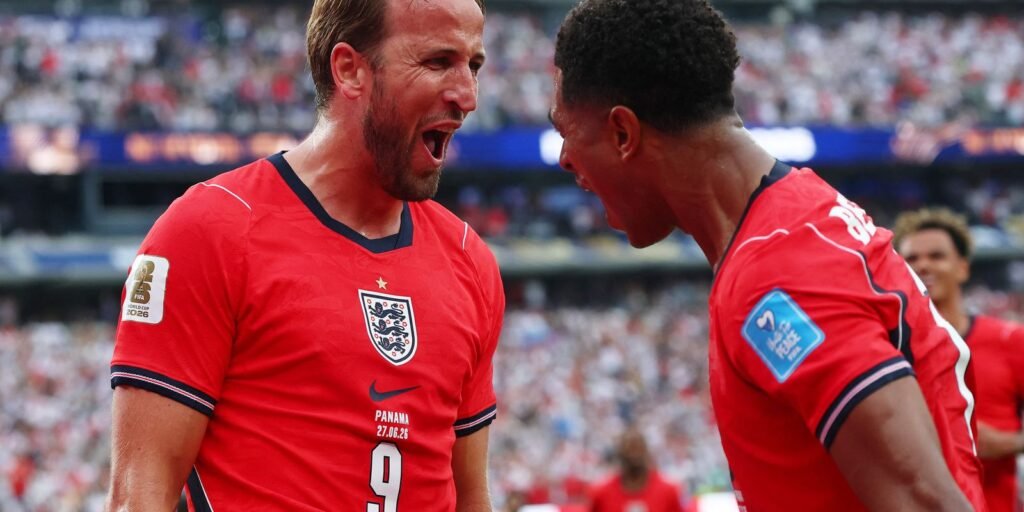 Inglaterra sobra no 2º tempo, vence Panamá e avança em