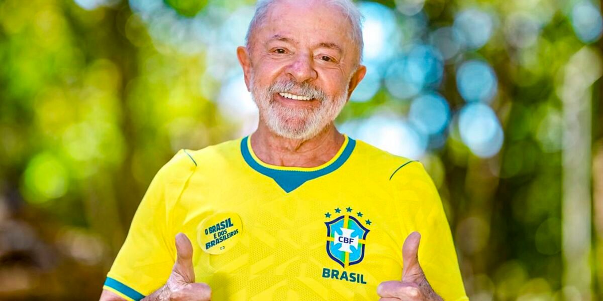 Lula pede para seleção do Brasil “jogar com a alma”