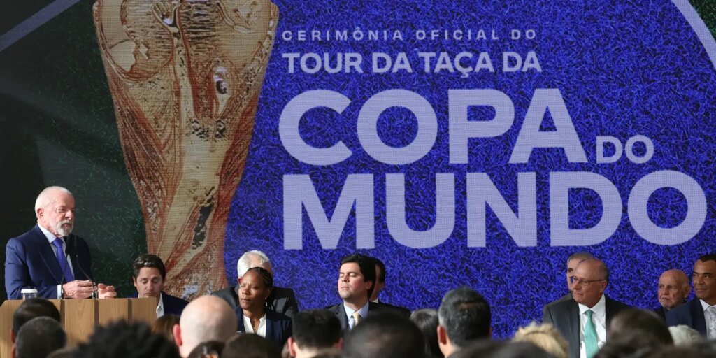 Lula sanciona lei da Copa do Mundo Feminina e reconhece