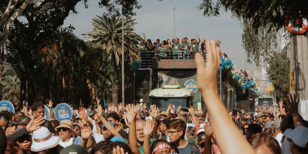 Marcha para Jesus reúne público evangélico no centro de São
