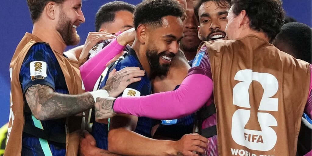 Matheus Cunha brilha, Brasil vence Haiti e desencanta na Copa