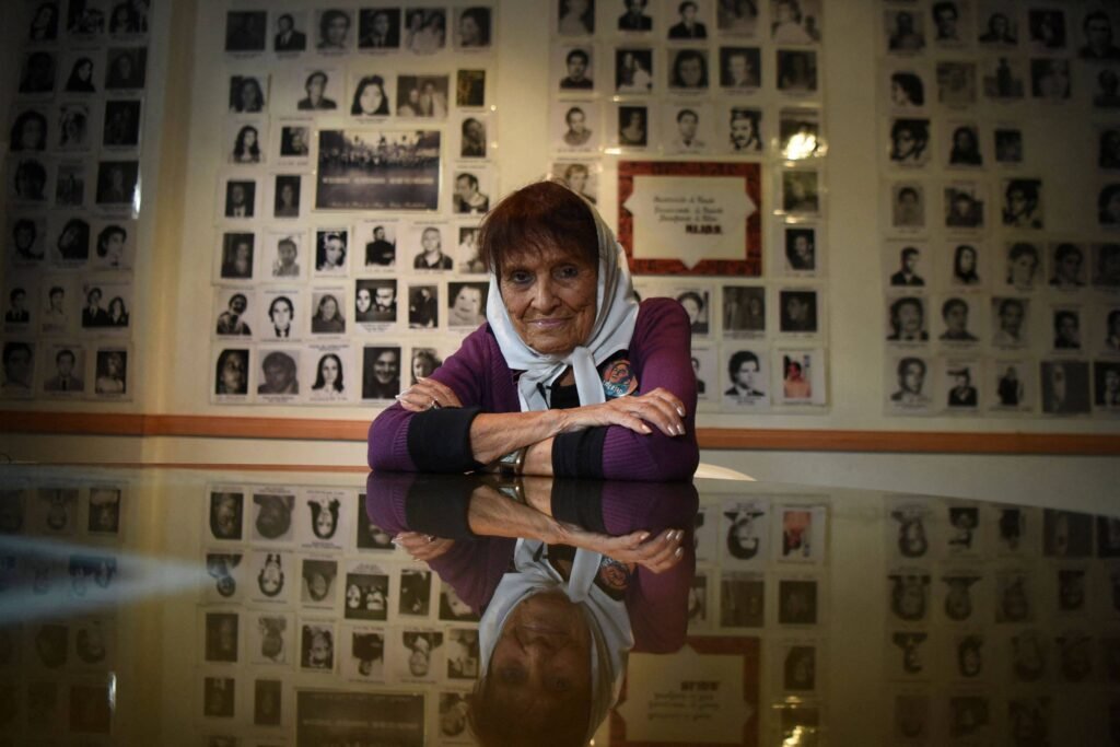 Morre Taty Almeida, símbolo das Mães da Praça de Maio