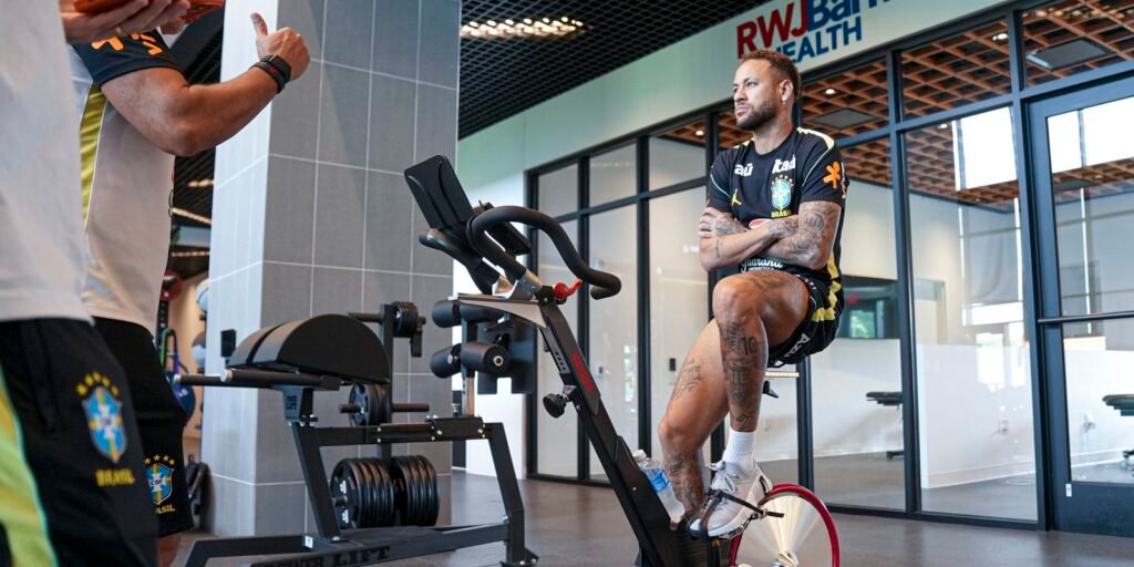 Neymar faz novo exame e segue sem treinar na seleção