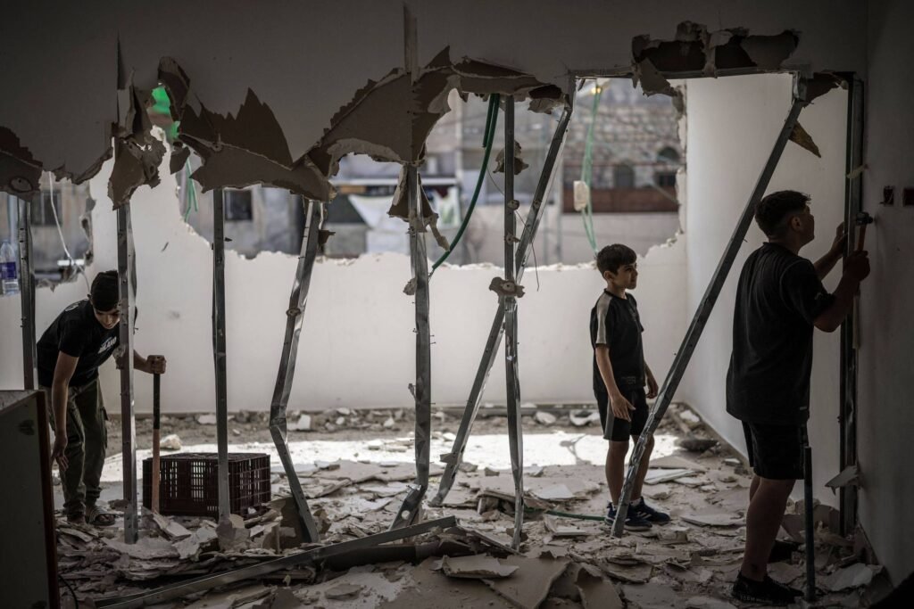 Palestinos são forçados a demolir as próprias casas - 04/06/2026
