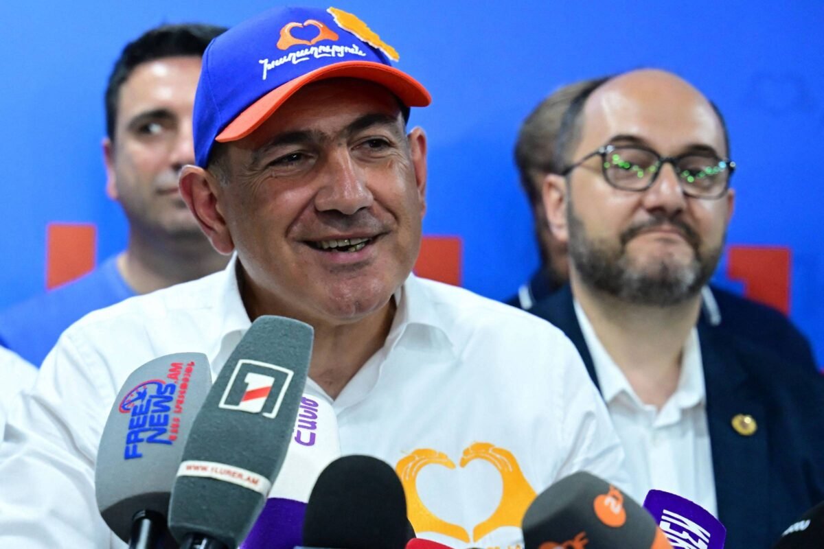 Partido governista vence eleições na Armênia - 08/06/2026 - Mundo
