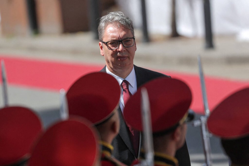 Presidente da Sérvia renunciará nas próximas semanas - 27/06/2026 -