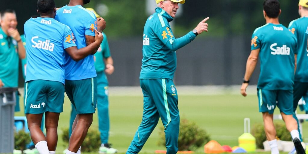 Prestes a estrear na Copa, Ancelotti não dá pistas sobre