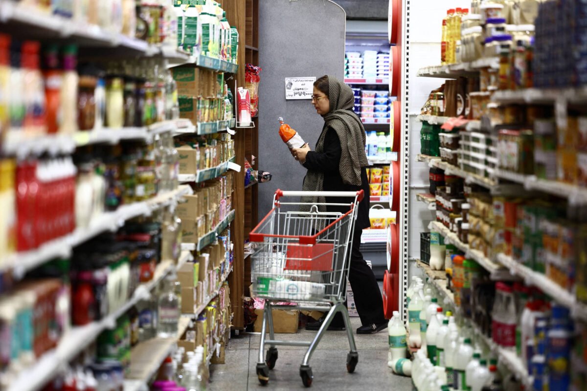 Regime iraniano levará anos para recuperar economia - 19/06/2026 -