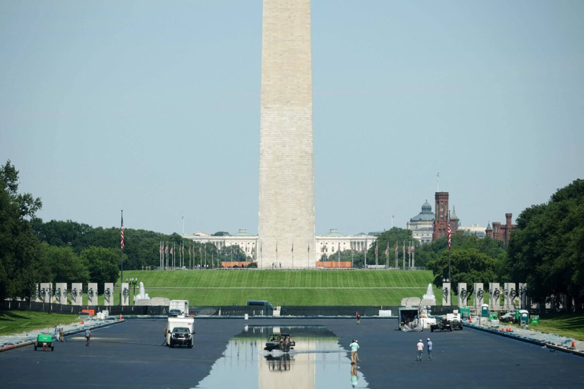 Trump anuncia calçadão com seu nome no Lincoln Memorial -