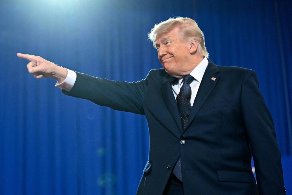 Trump quer forçar restrição a voto nos EUA ameaçando veto