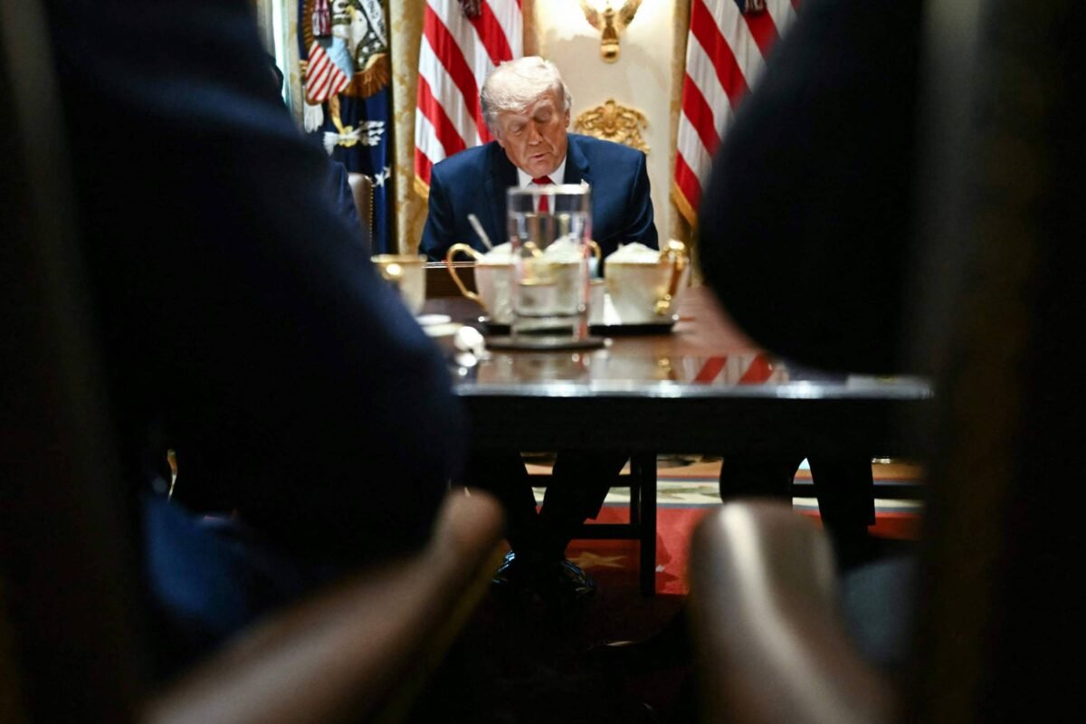 Trump suspende fundo antiaparelhamento de US$ 1,8 bi - 02/06/2026