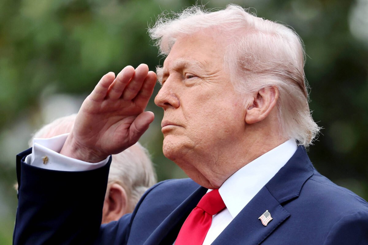 Trump tarifar opositores e extorque quem depende dos EUA -