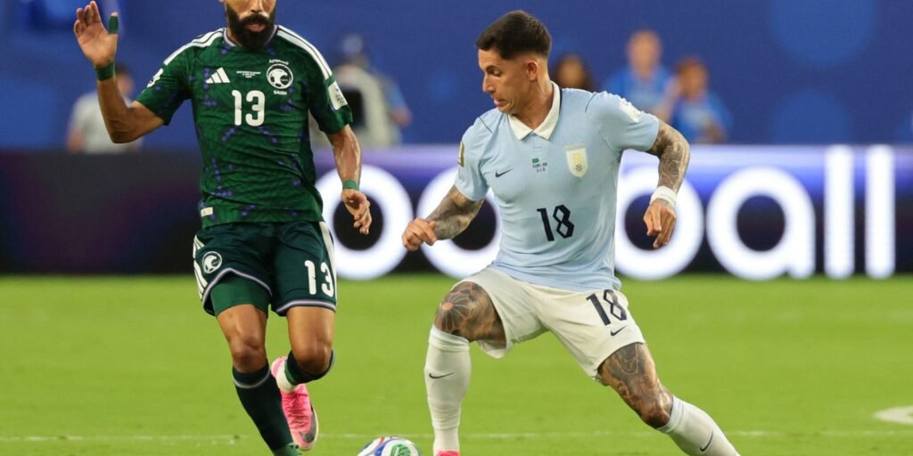 Uruguai arranca 1 a 1 com Arábia Saudita em estreia