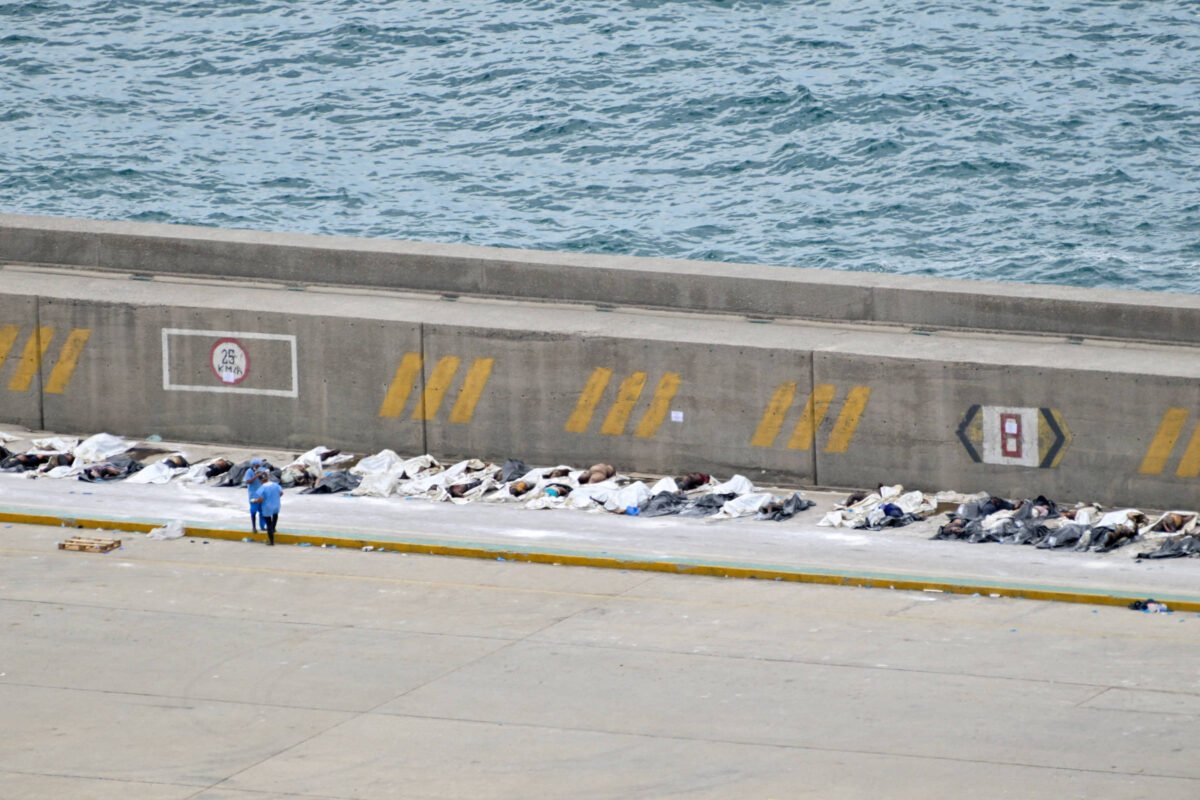 Venezuela: Porto em La Guaira vira necrotério a céu aberto