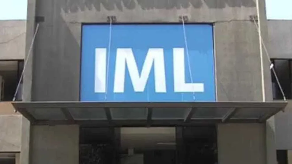 naom_5c2b4cc077a73.webp.webp