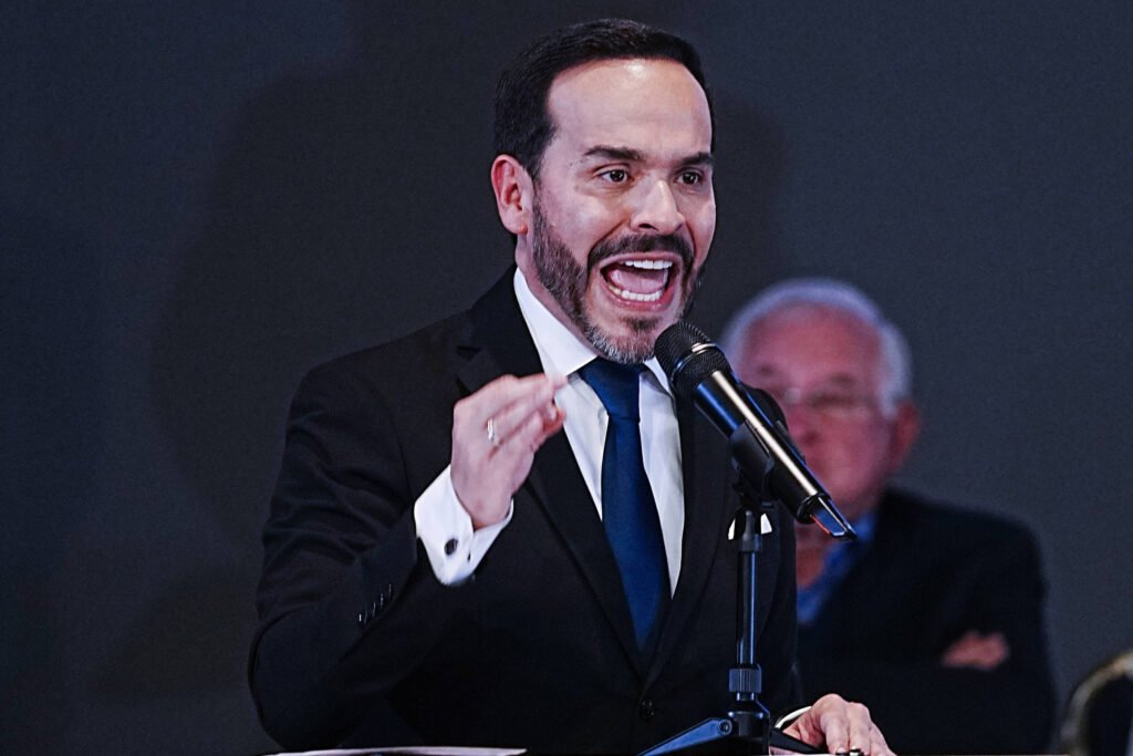 17834568546a4d645637909_1783456854_3x2_rt.jpg