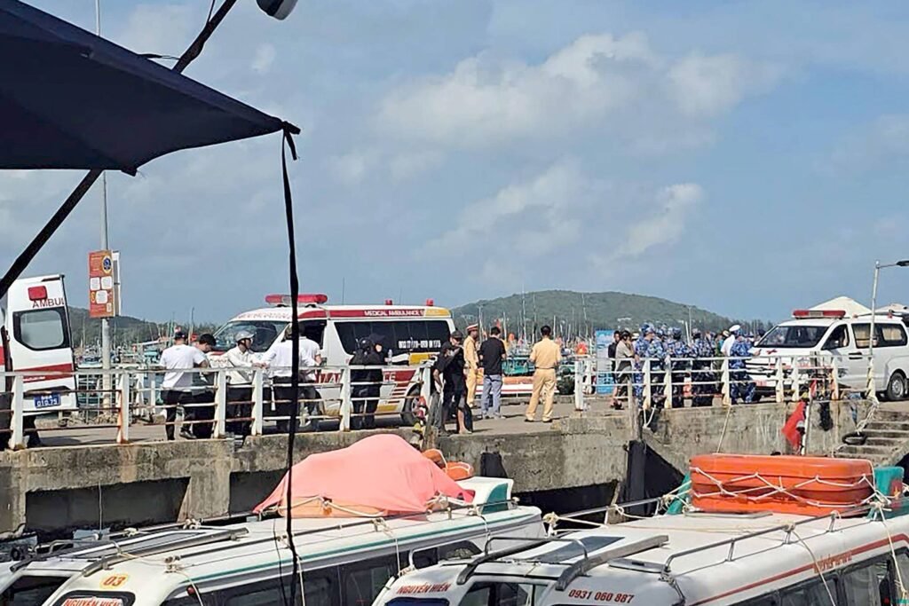 Acidente de barco deixa 15 mortos no Vietnã - 11/07/2026