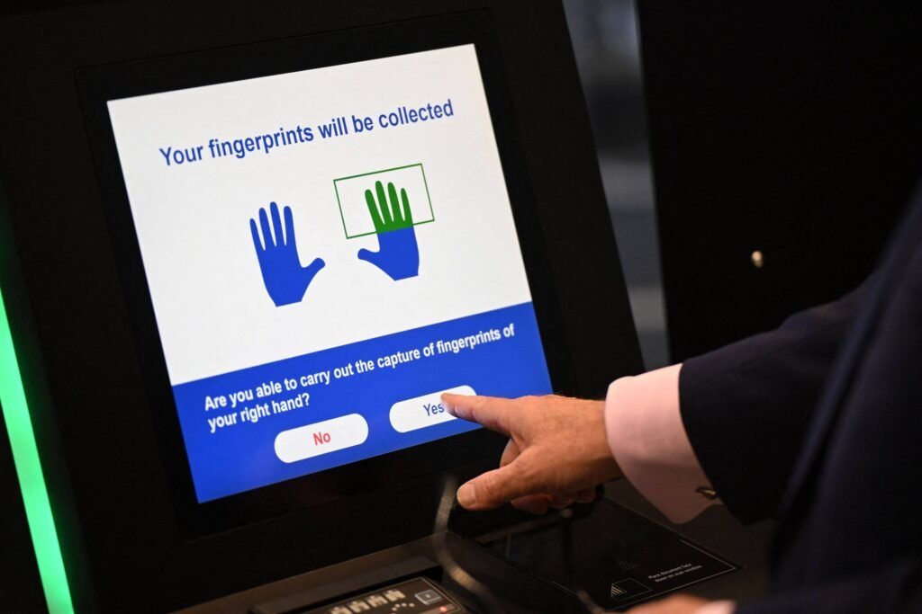 Aeroportos da UE têm filas de 5h; setor cobra ação
