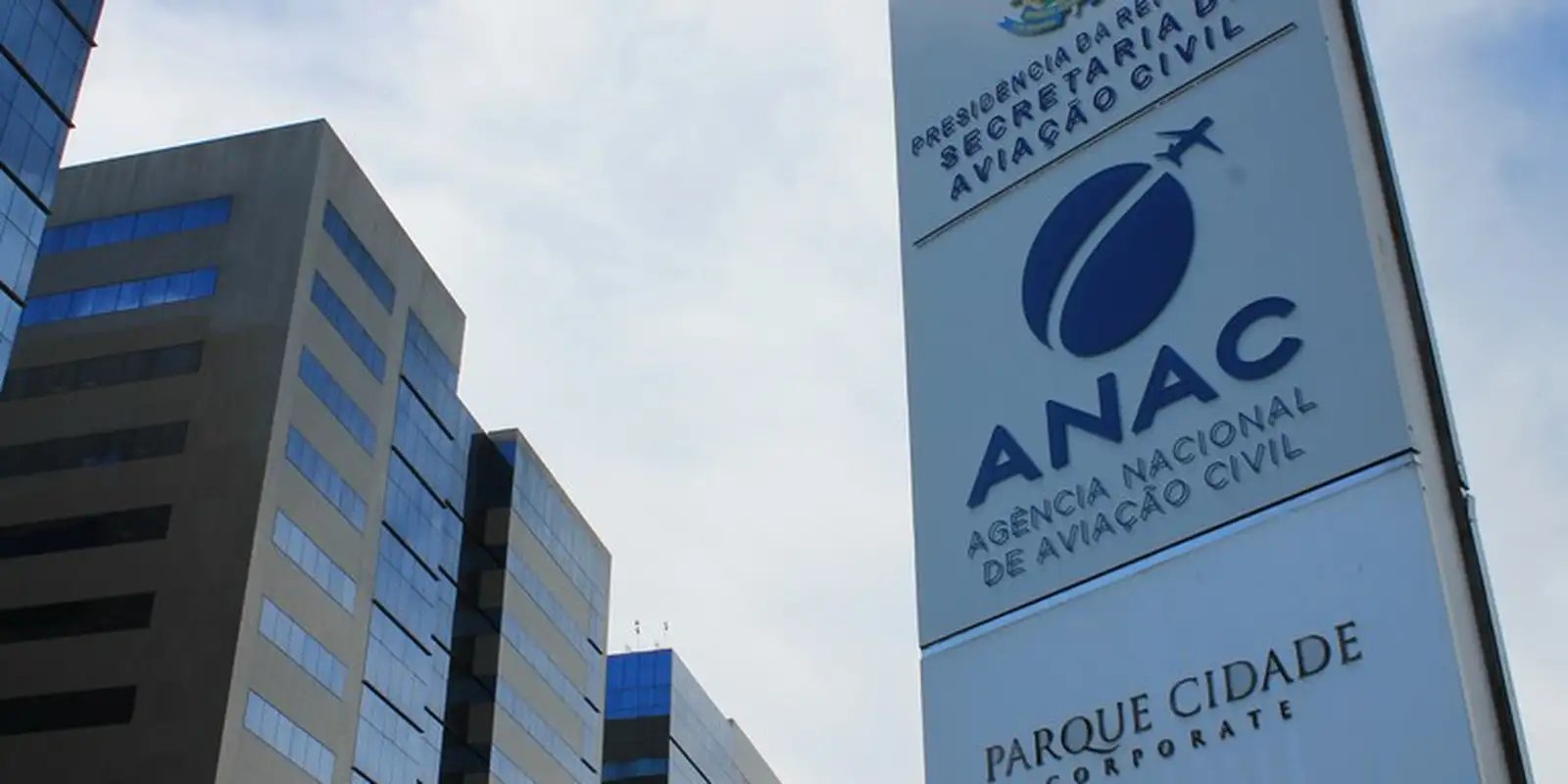Anac alerta para risco de trote com óleo de avião