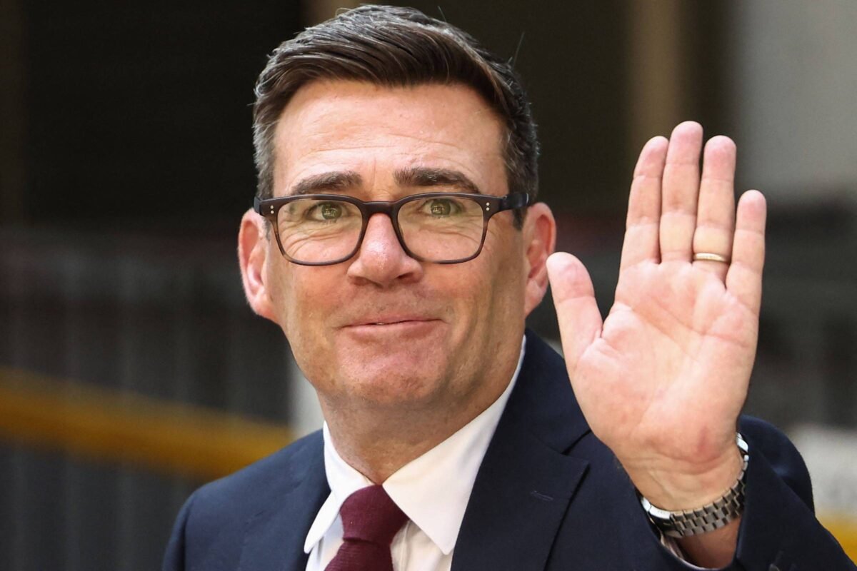 Andy Burnham promete política menos tóxica no Reino Unido -