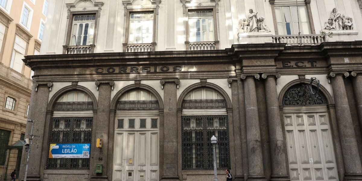Antiga sede dos Correios no centro do Rio vai a