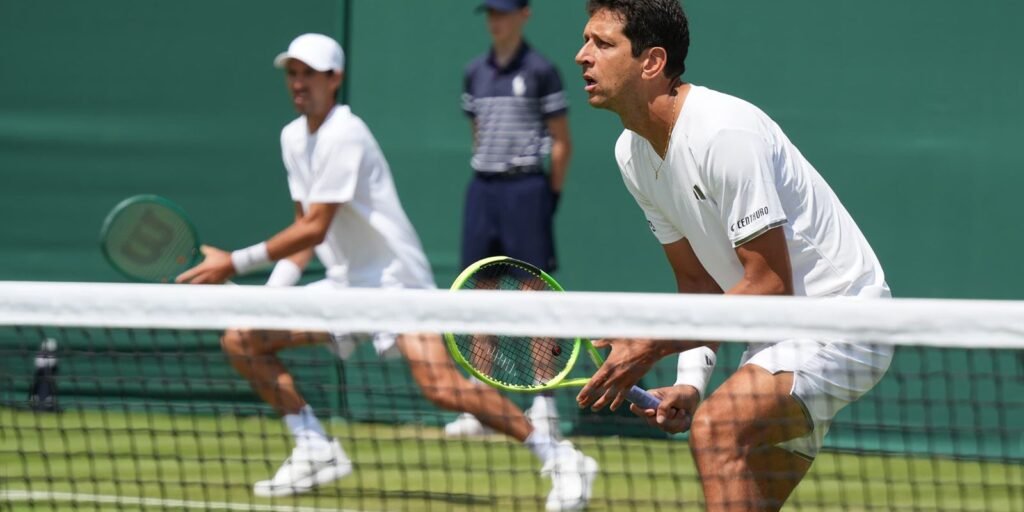 Brasileiros têm dia ruim em Wimbledon e caem nas duplas